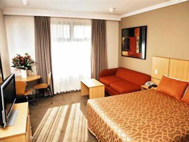 Travelodge Hotel Веллингтон Экстерьер фото